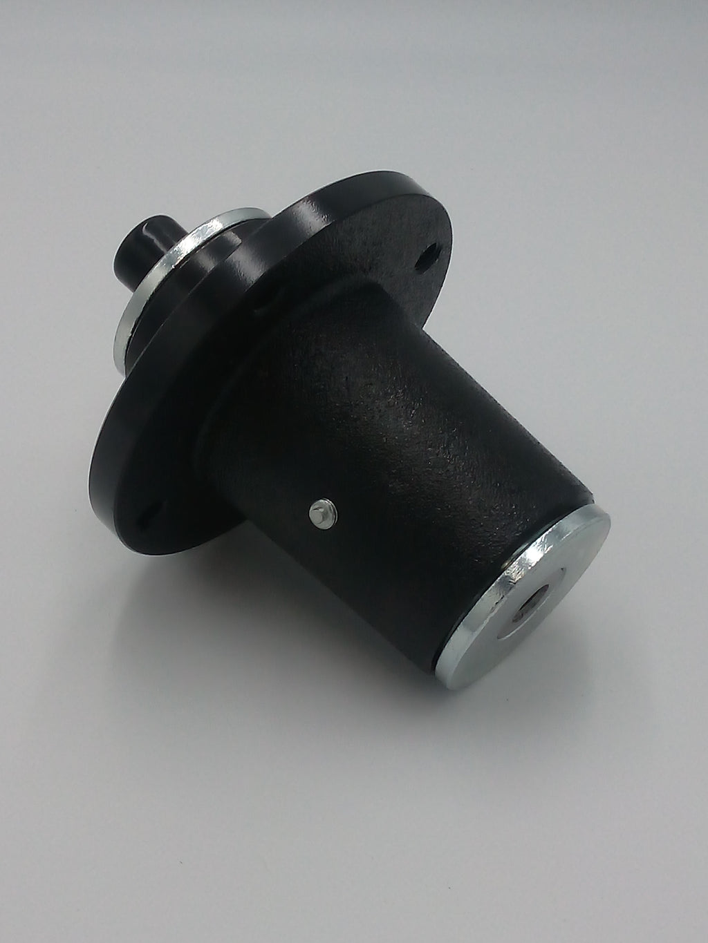 BigDog / Hustler Spindle Assembly  Cast Iron Type (Replaces 604255, 607407)  Suits 36" to 104" Cut Mowers